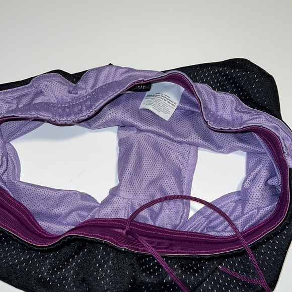 Black & lavender mesh shorts Nike 3inch inseam medium - Picture 7 of 7